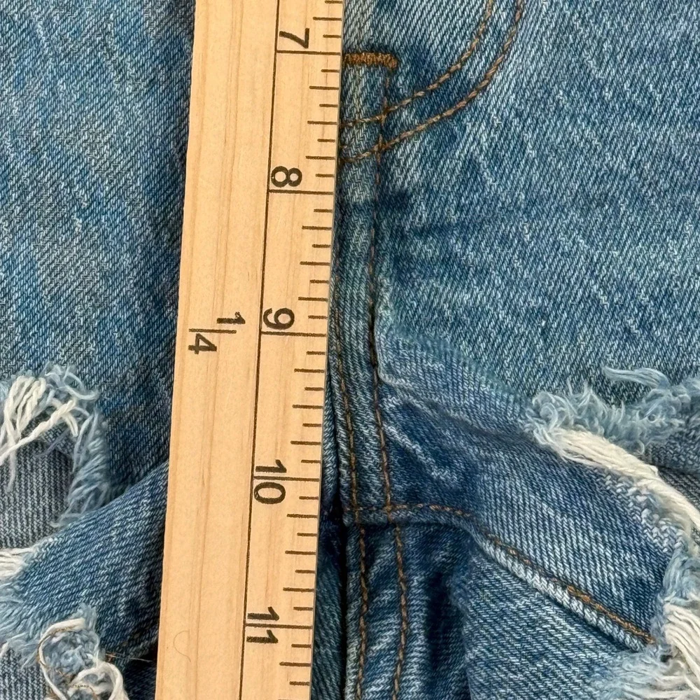 Levis 501 Original High Rise Denim Shorts Medium Wash Cut Off Size 26 56327-0251